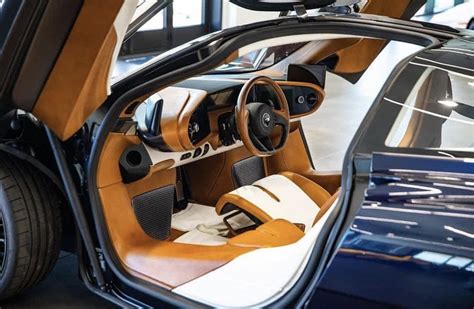 Driving the Hermès Speedtail .